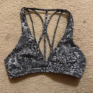 Lululemon sports bra